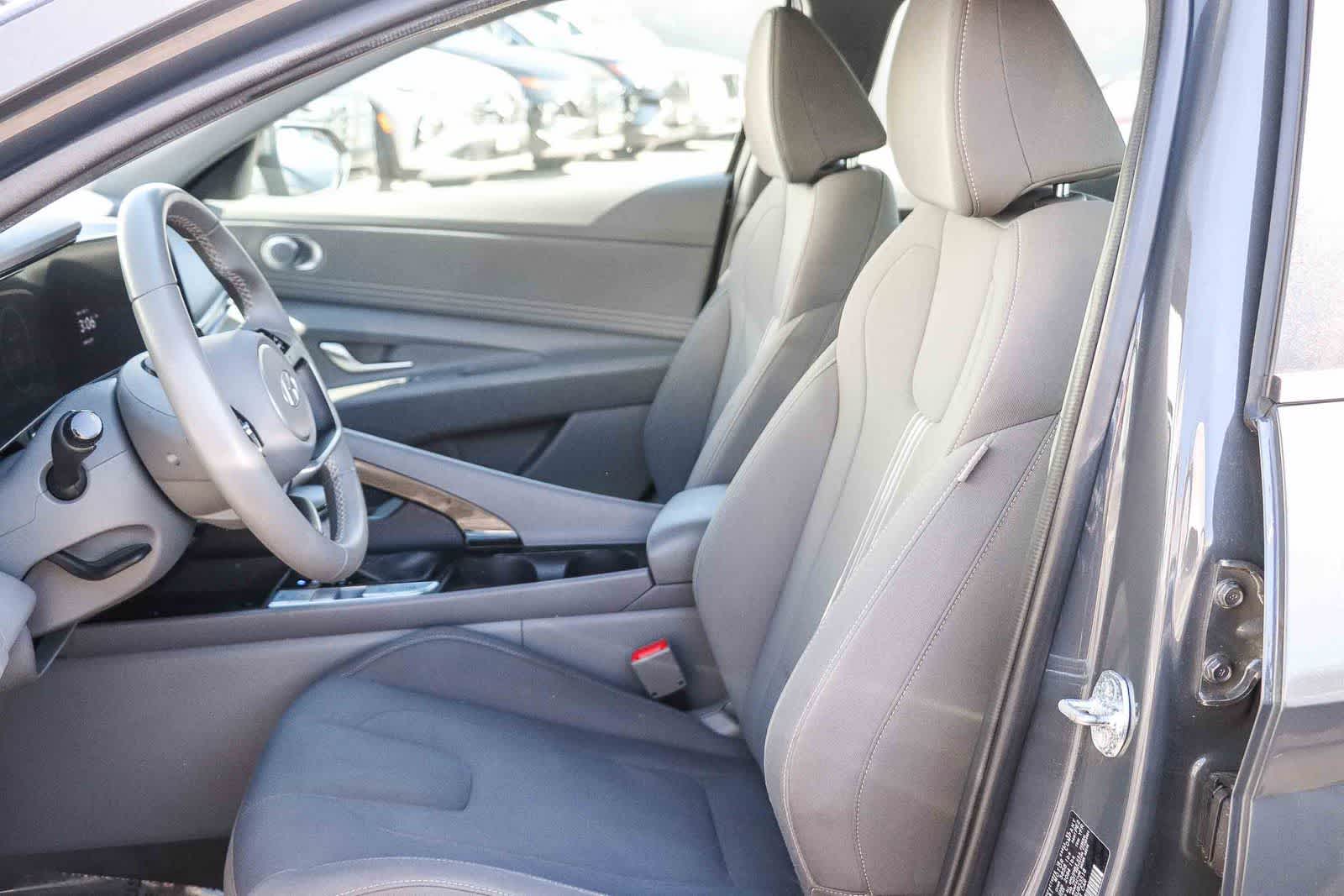 Thumbnail: 2025 Hyundai Elantra - 18