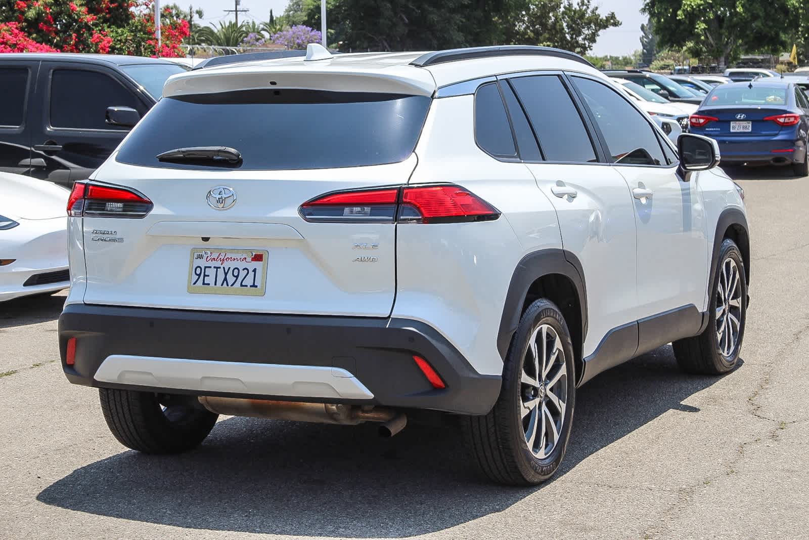 2023 Toyota Corolla Cross XLE 4