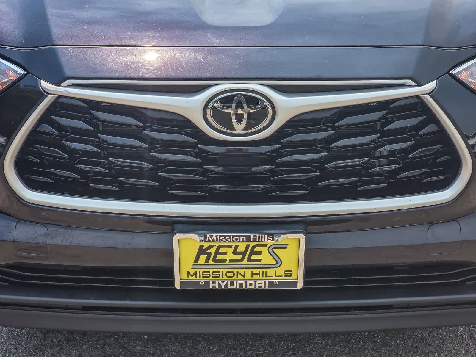 Thumbnail: 2022 Toyota Highlander - 10