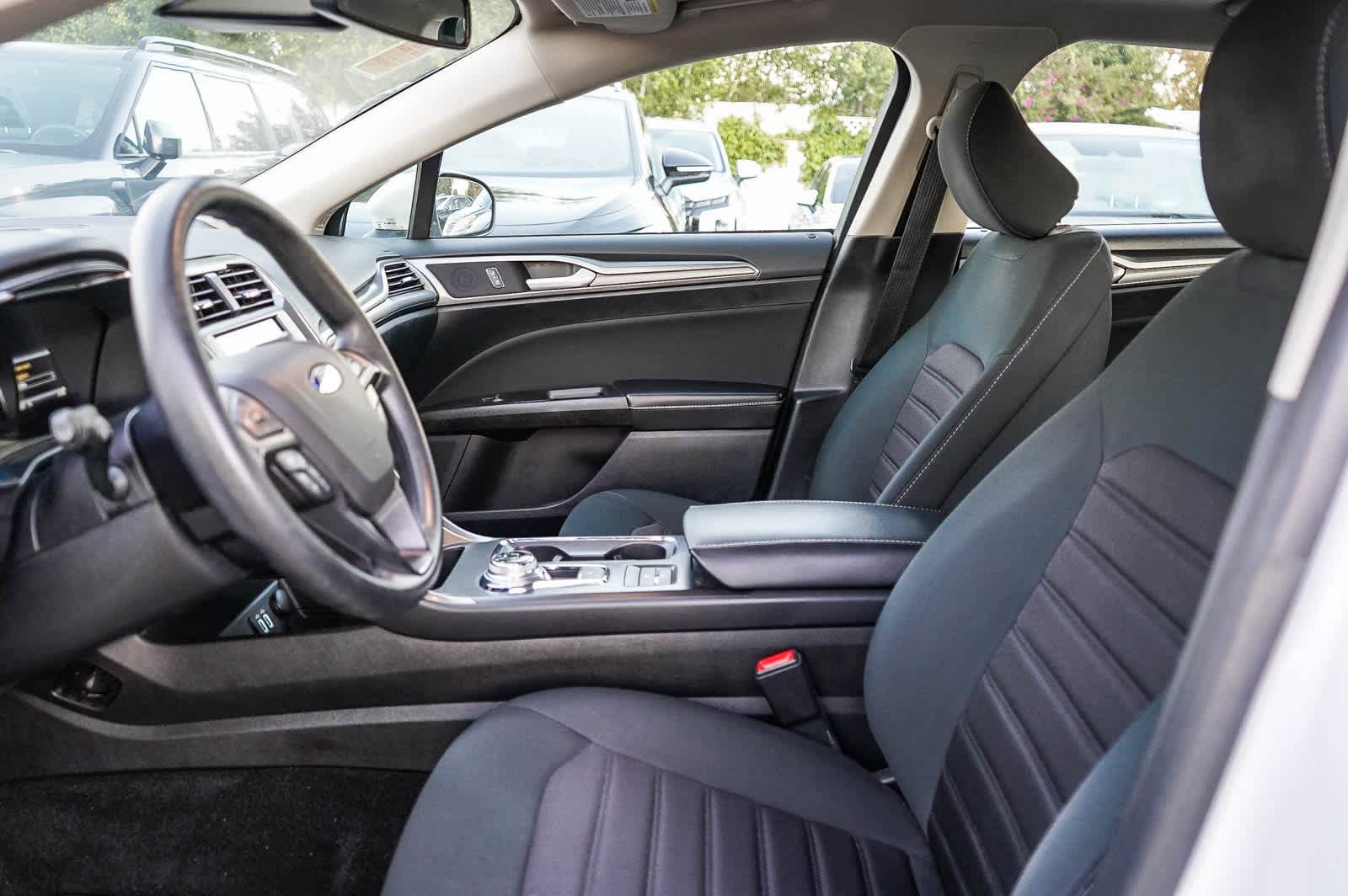 Thumbnail: 2020 Ford Fusion - 17