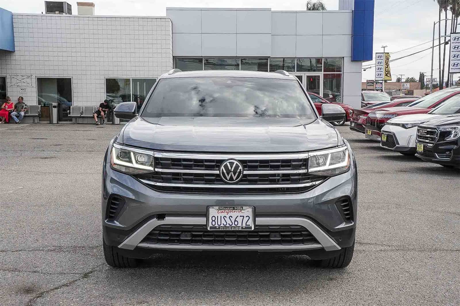 2020 Volkswagen Atlas Cross Sport V6 SEL photo 2