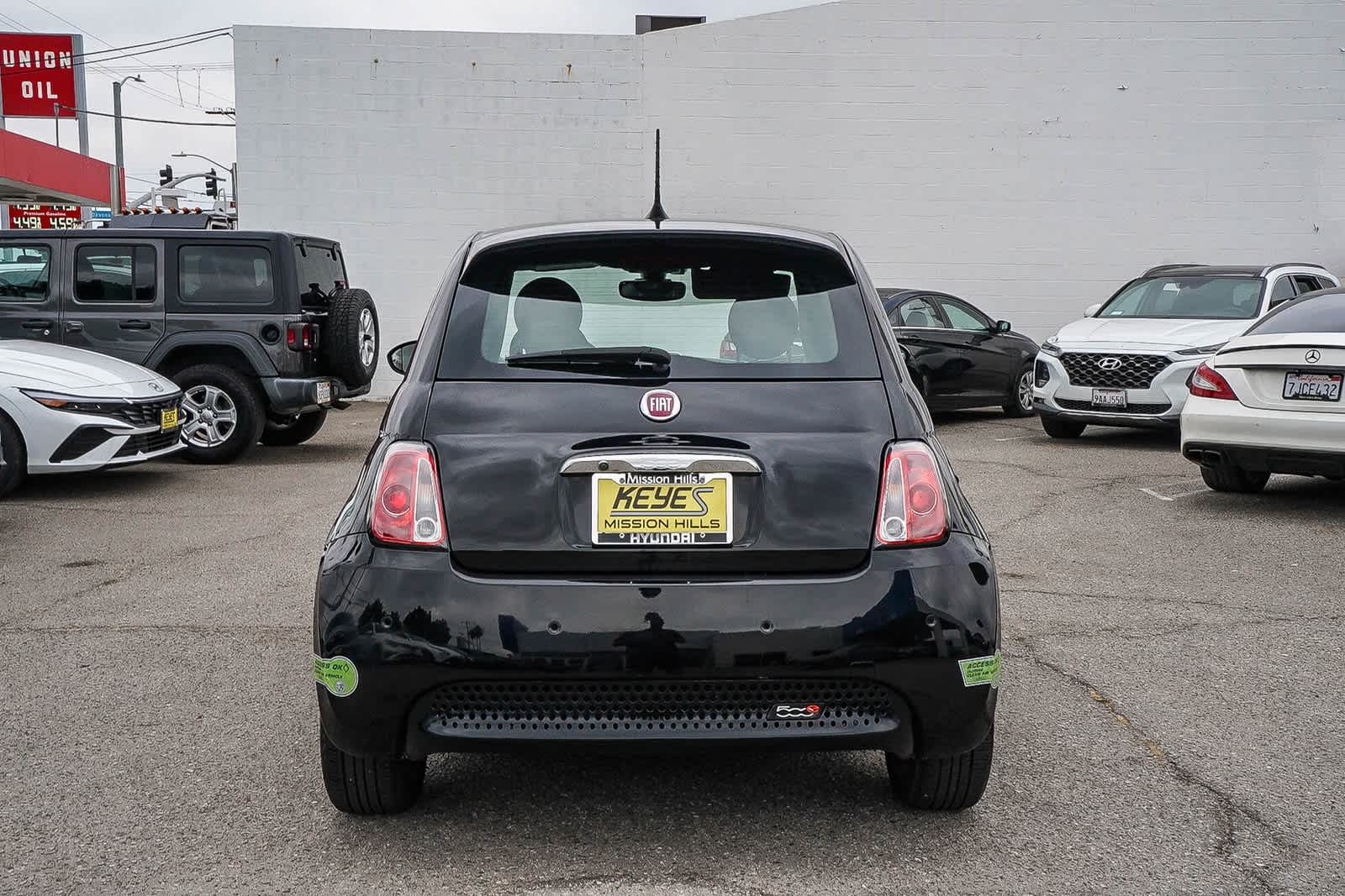 Thumbnail: 2019 Fiat 500e - 5