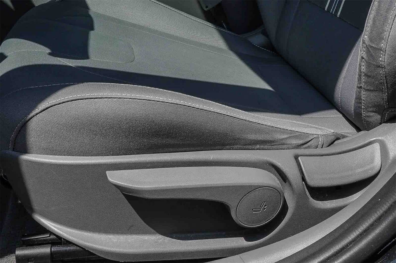 Thumbnail: 2022 Hyundai Elantra - 16