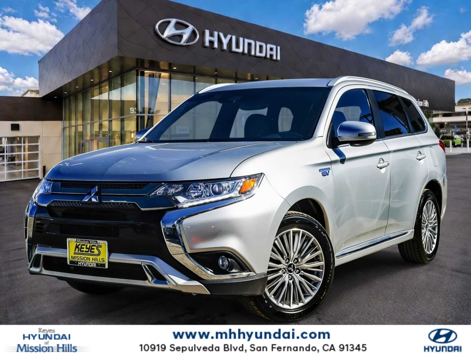 Thumbnail: 2022 Mitsubishi Outlander - 1