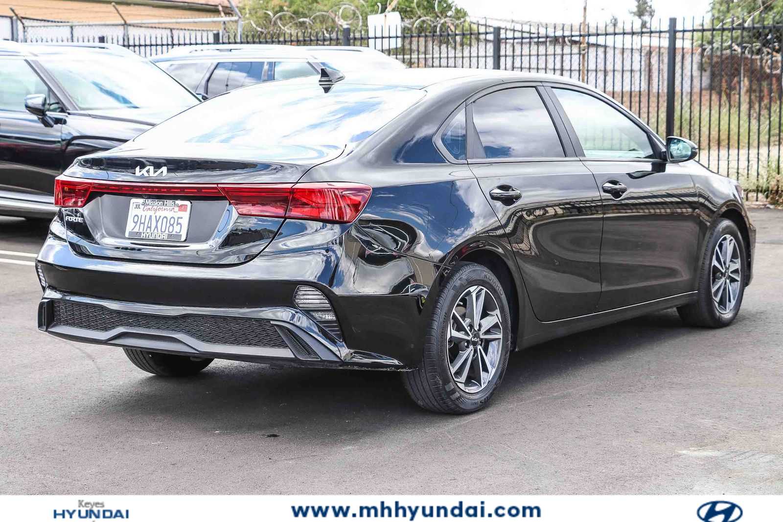 Thumbnail: 2023 Kia Forte - 3