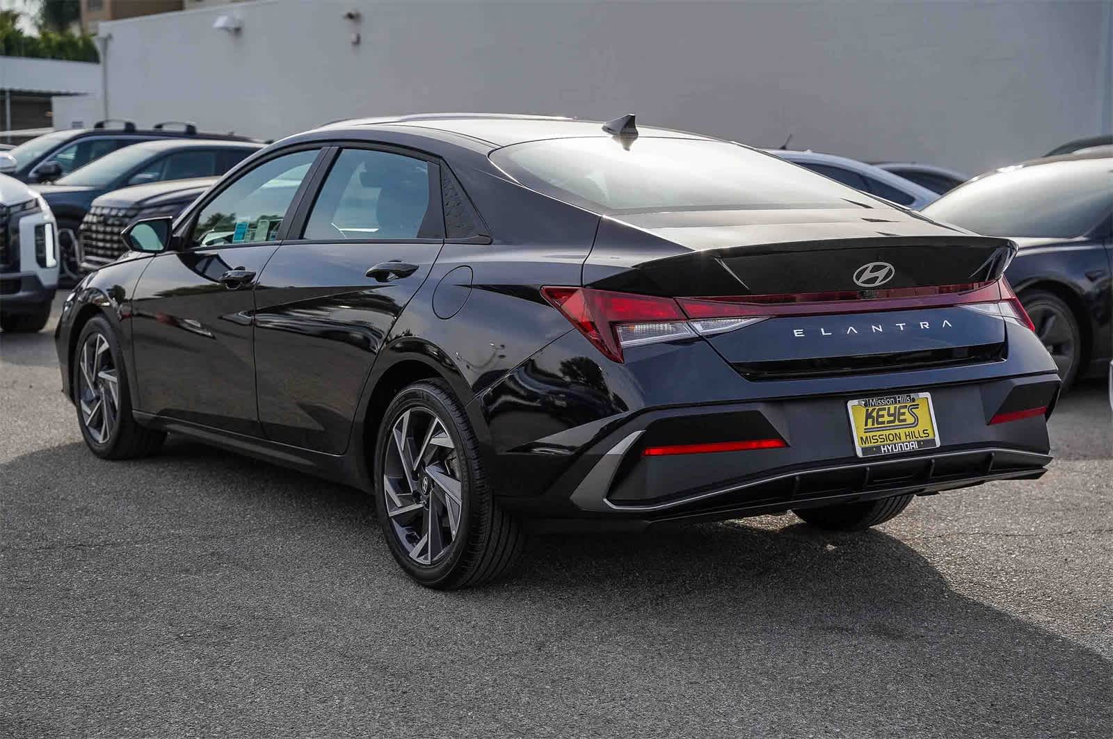 Thumbnail: 2025 Hyundai Elantra - 8