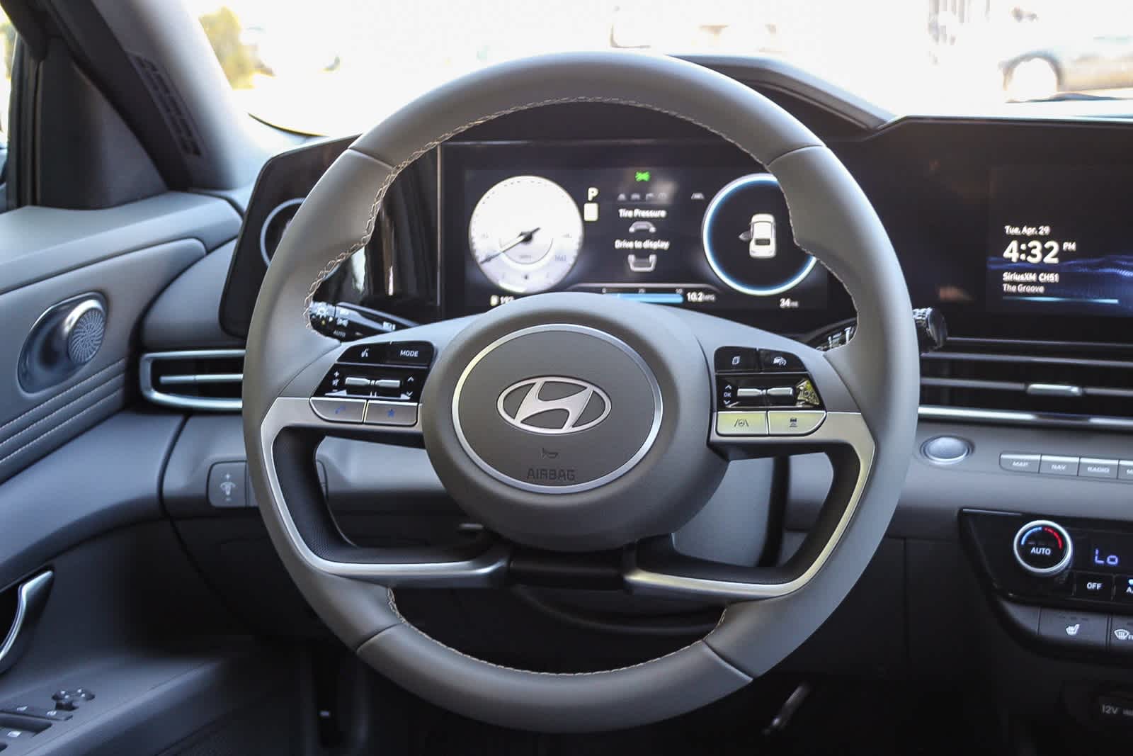 Thumbnail: 2025 Hyundai Elantra - 16