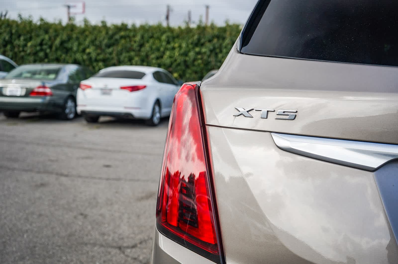 Thumbnail: 2022 Cadillac XT5 - 7