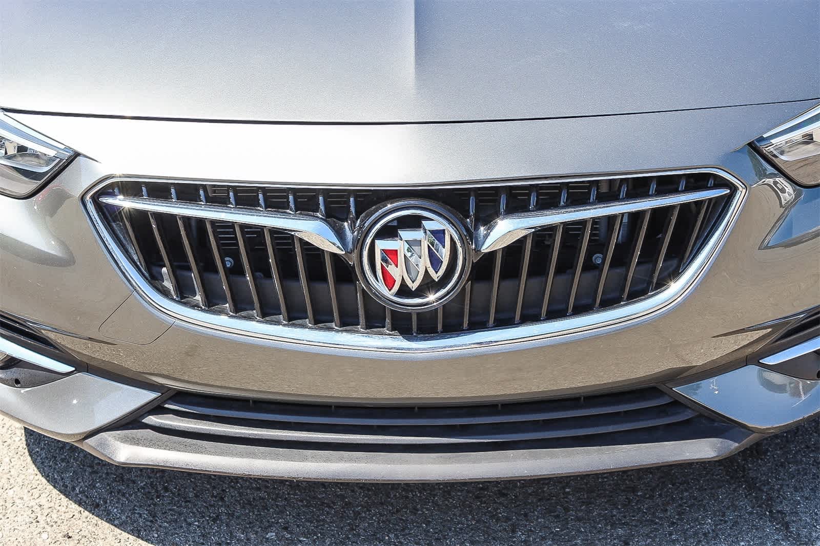 Thumbnail: 2019 Buick Regal - 11