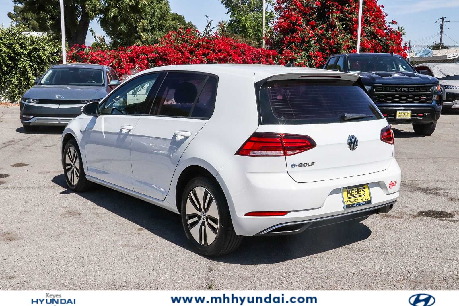Thumbnail: 2017 Volkswagen e-Golf - 2