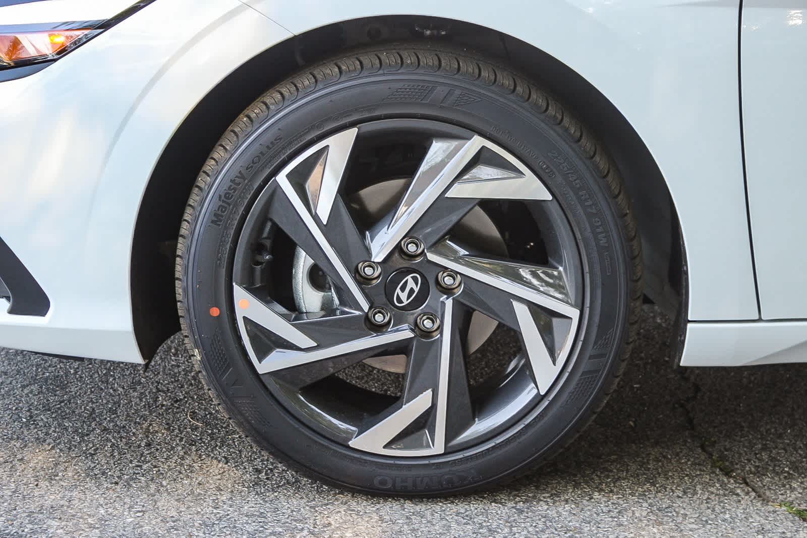 Thumbnail: 2025 Hyundai Elantra - 9