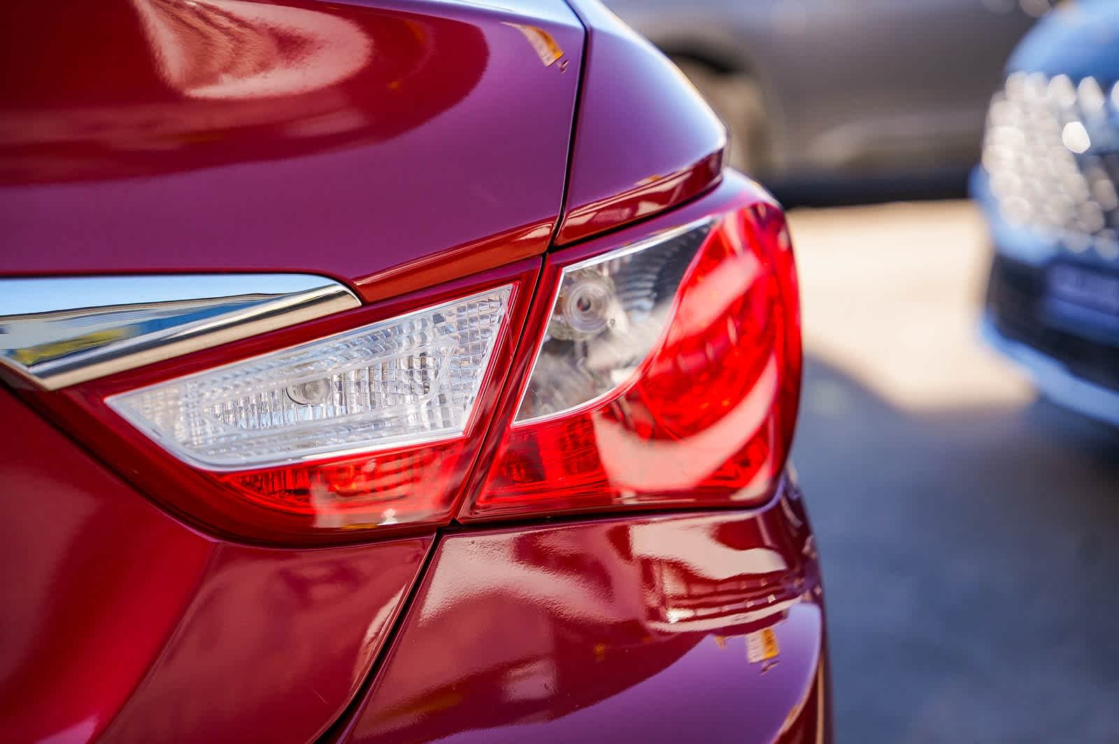 Thumbnail: 2012 Hyundai Sonata - 9