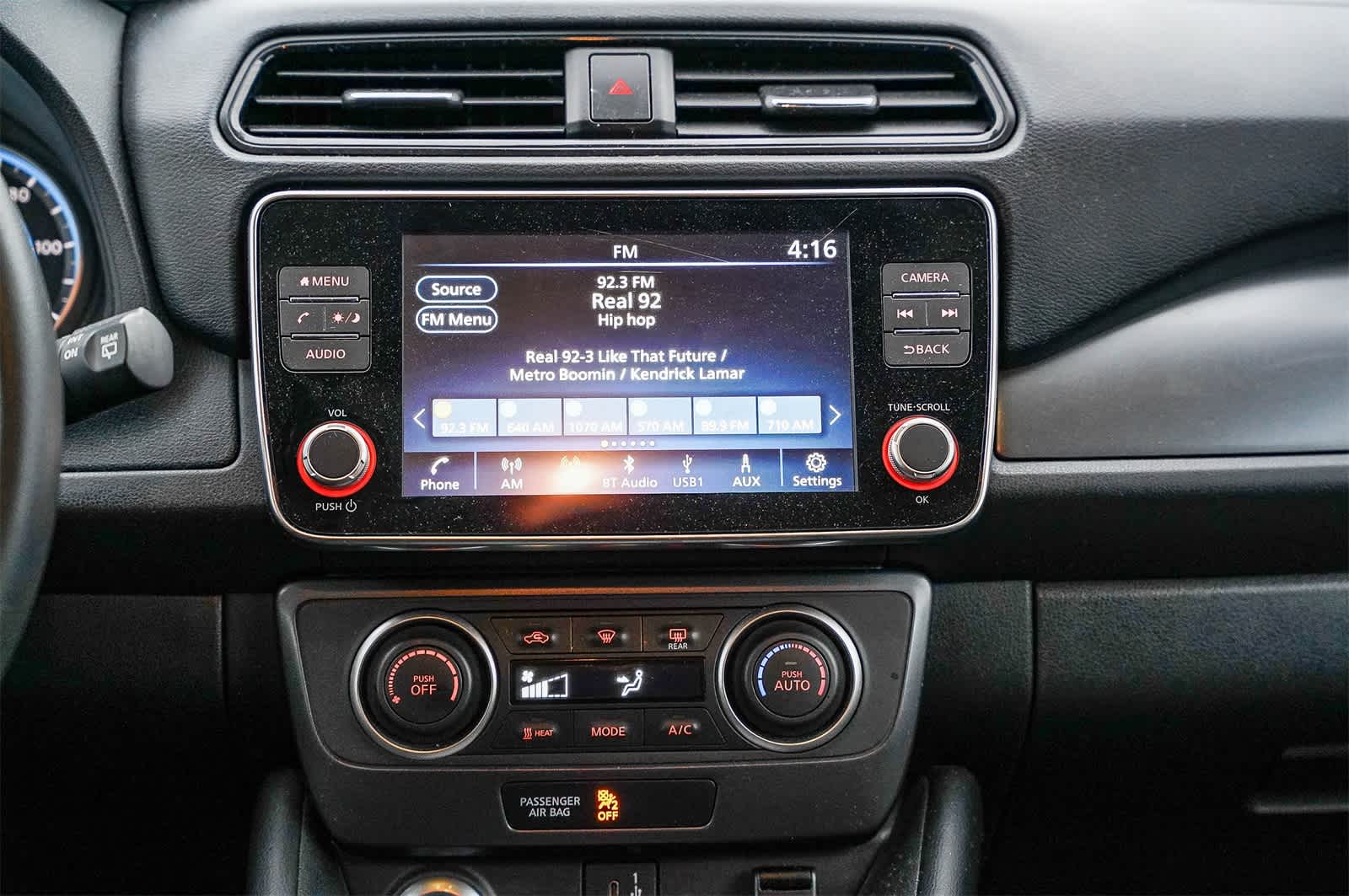 Thumbnail: 2022 Nissan Leaf - 13