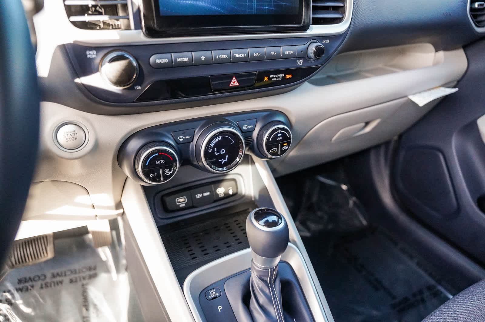 Thumbnail: 2023 Hyundai Venue - 22