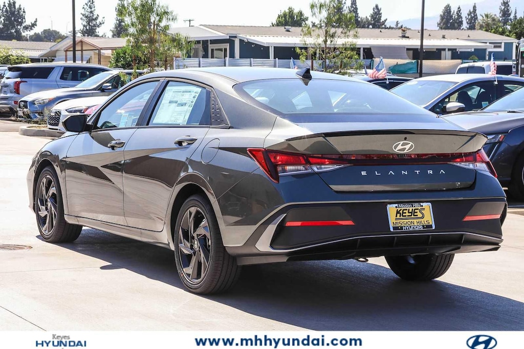 Nuevo 2026 Hyundai Elantra SEL Sport Sedan