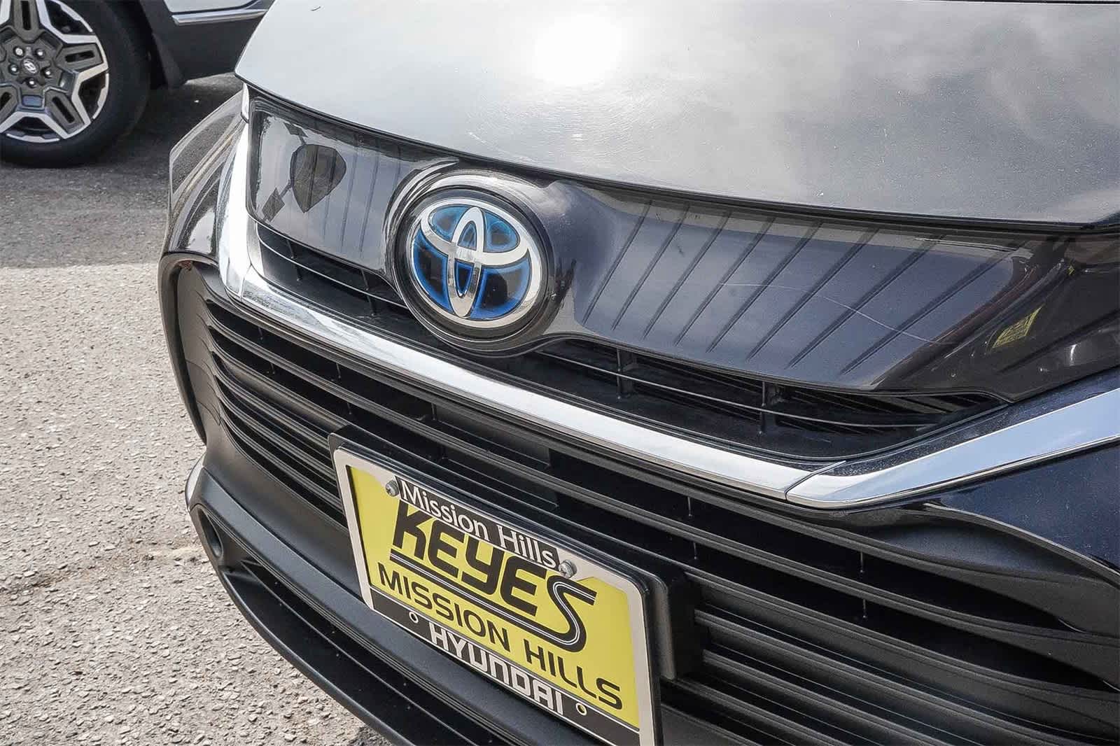 Thumbnail: 2021 Toyota Venza - 9