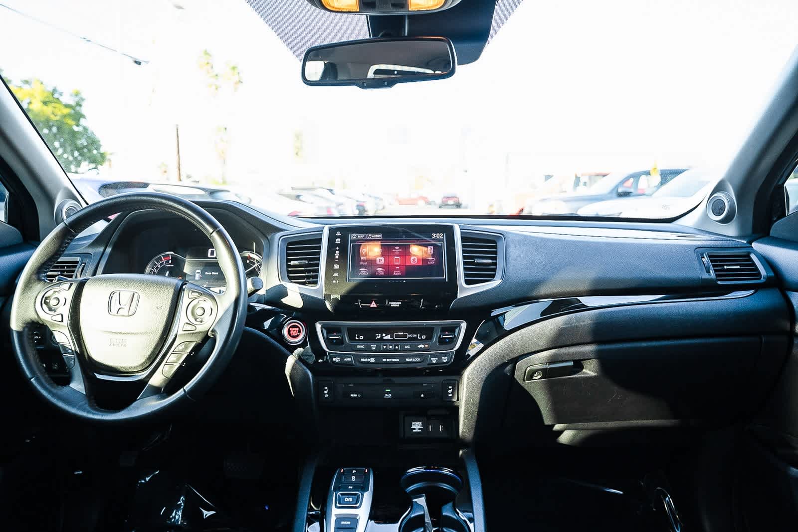 Thumbnail: 2017 Honda Pilot - 11