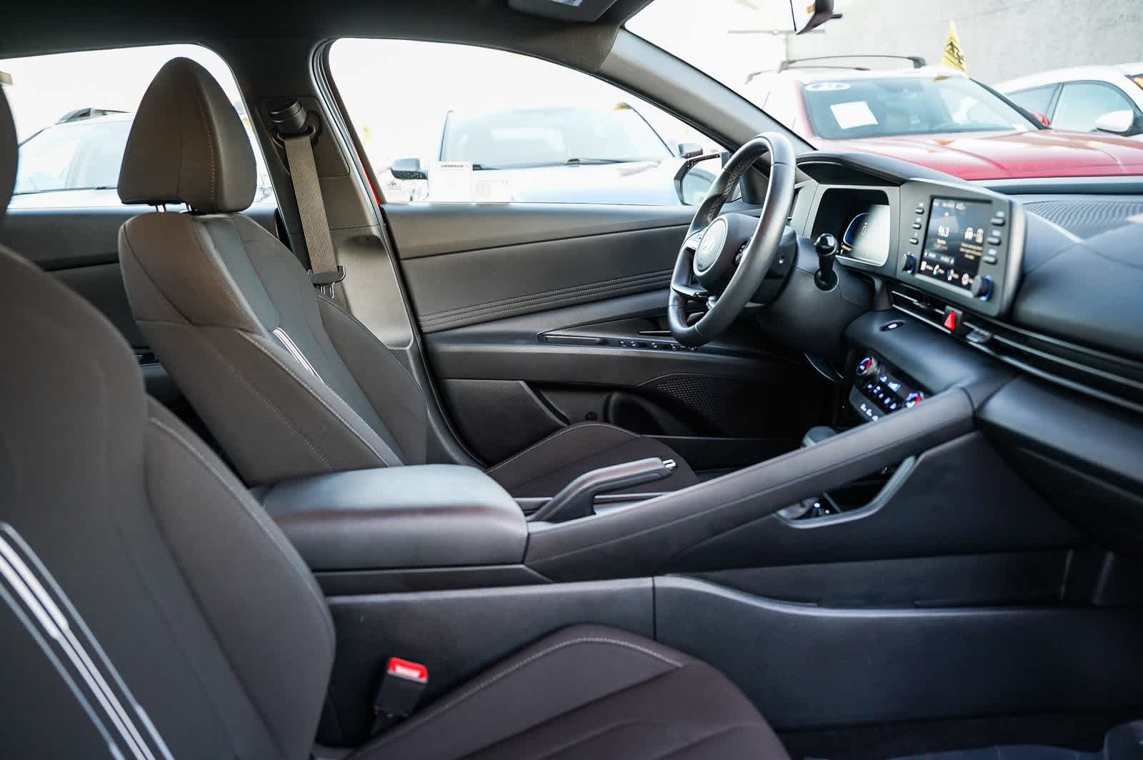 Thumbnail: 2025 Hyundai Elantra - 16