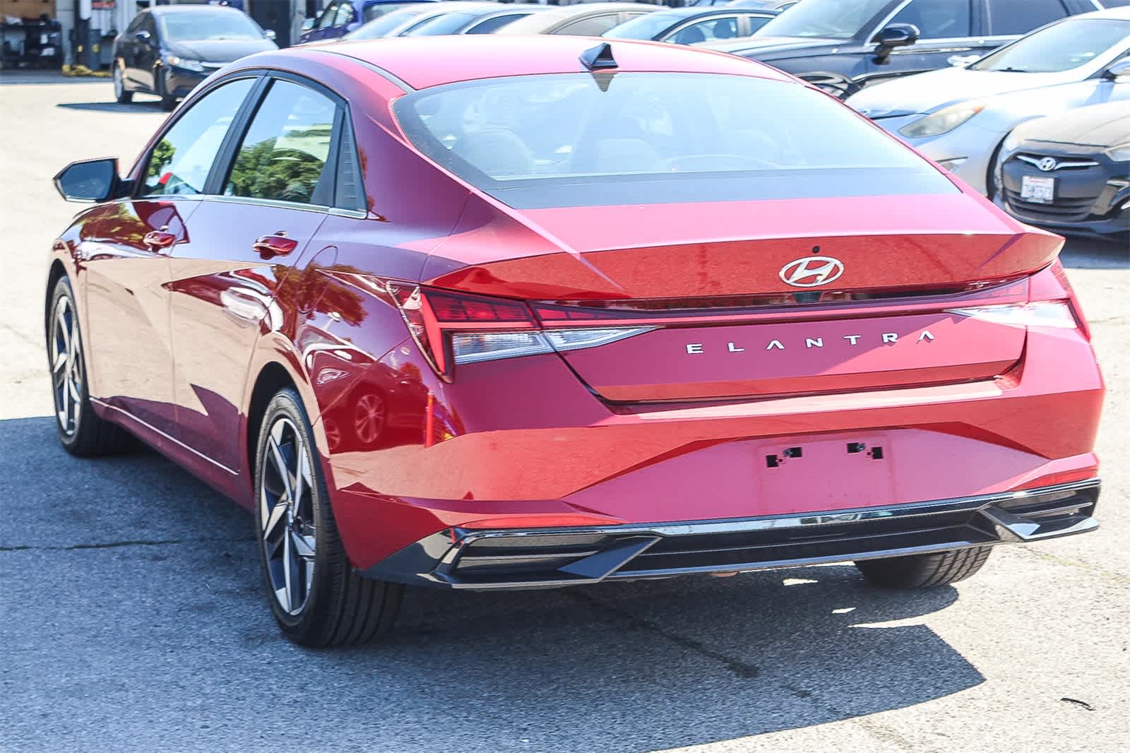 Thumbnail: 2022 Hyundai Elantra - 6