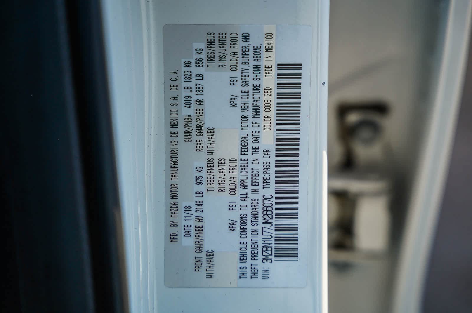 Thumbnail: 2018 Mazda Mazda3 - 28