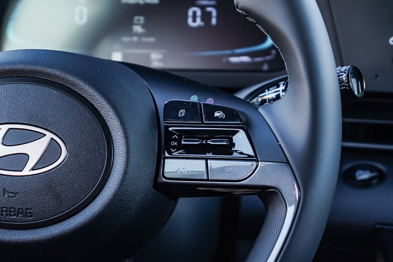 Thumbnail: 2025 Hyundai Elantra - 18