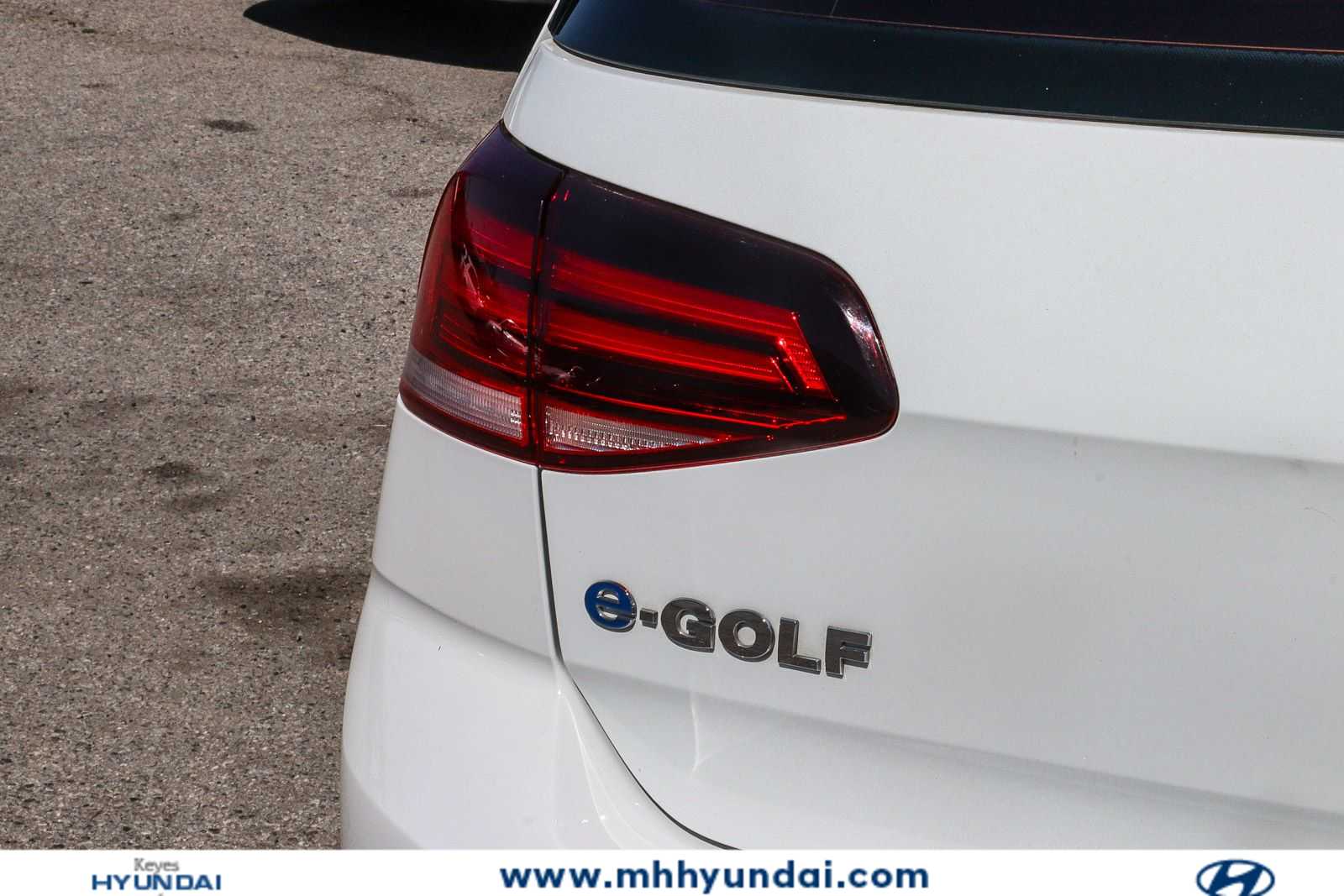 Thumbnail: 2017 Volkswagen e-Golf - 10