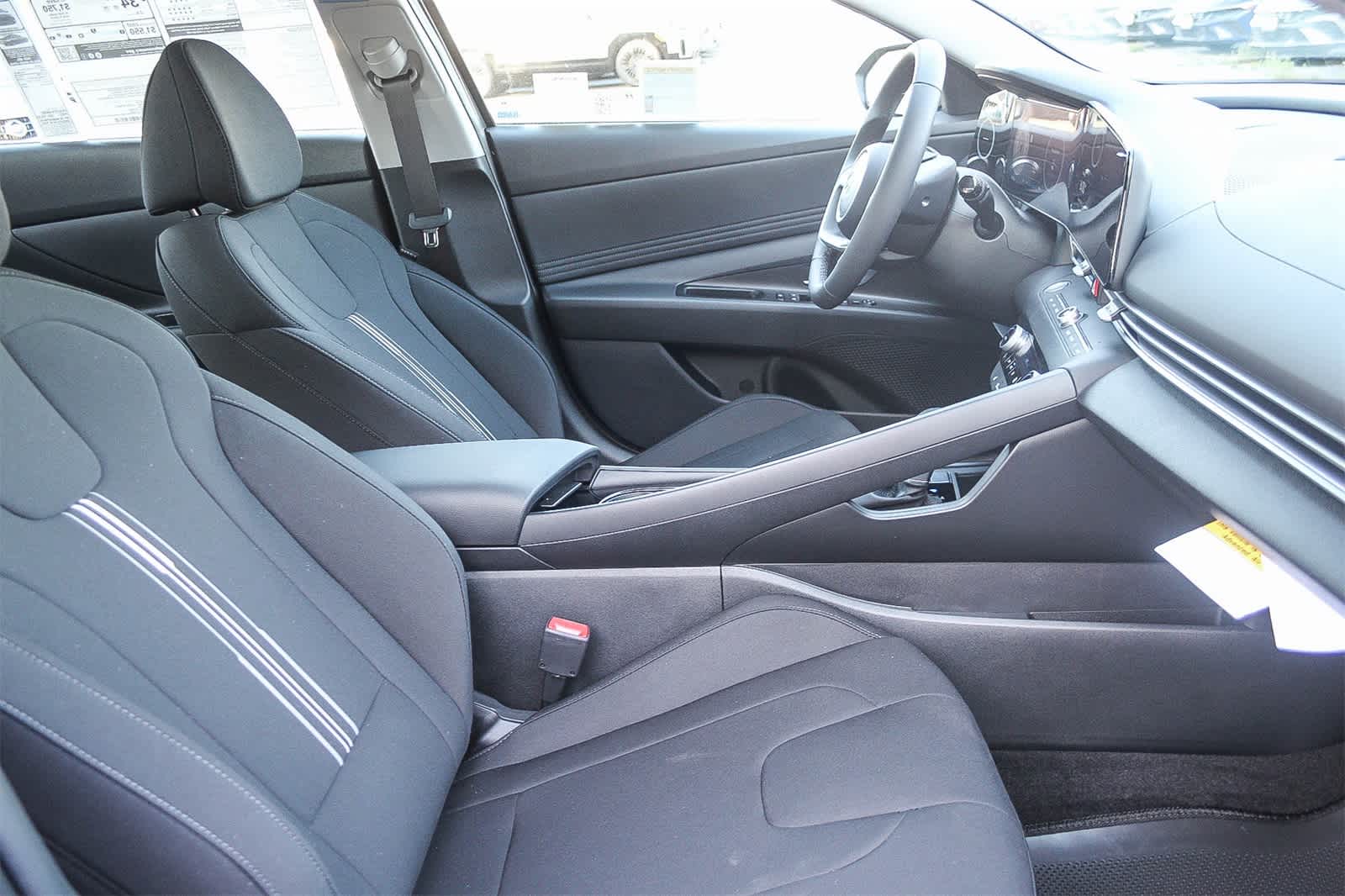 Thumbnail: 2025 Hyundai Elantra - 15
