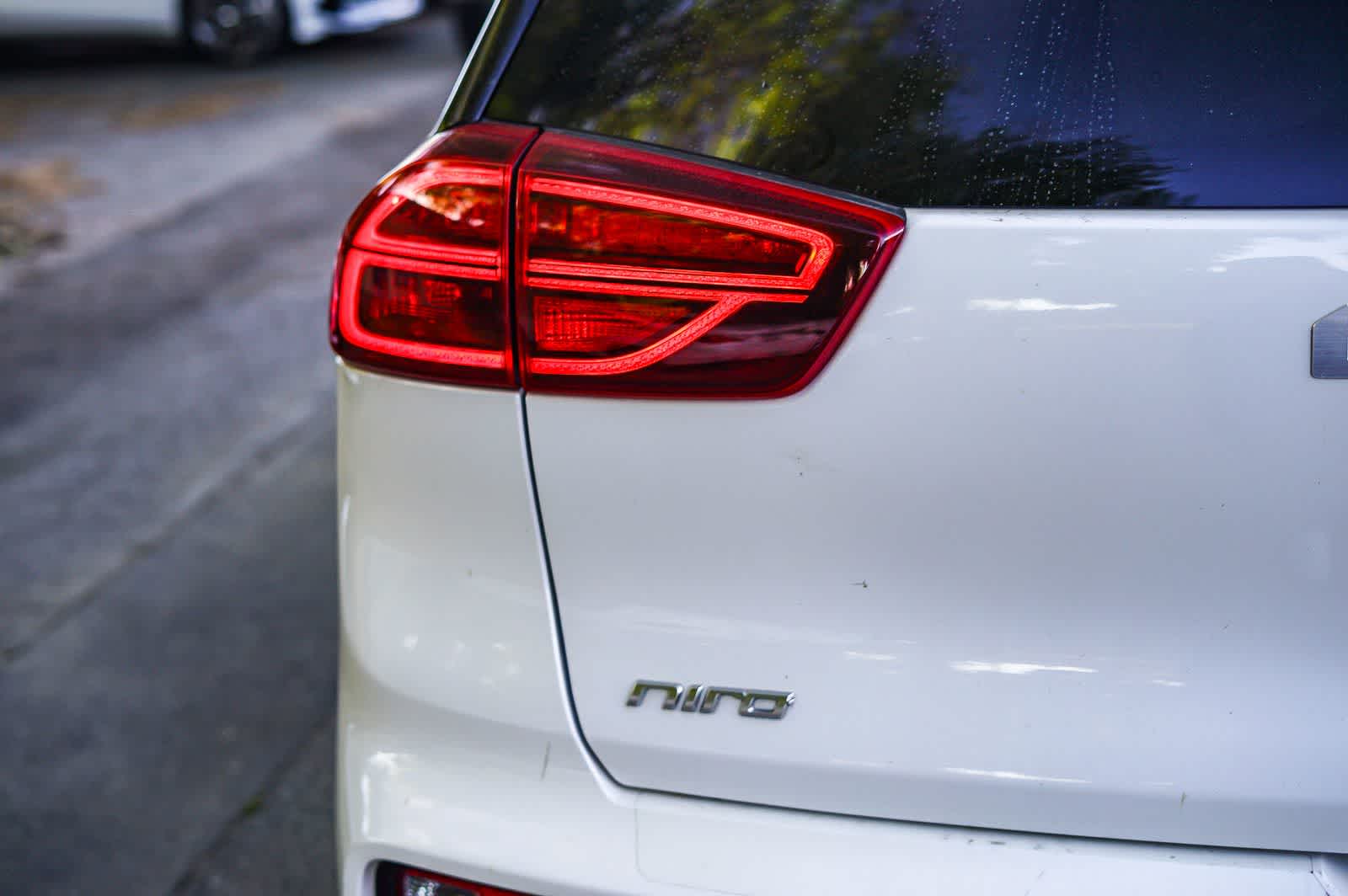 Thumbnail: 2022 Kia Niro - 11