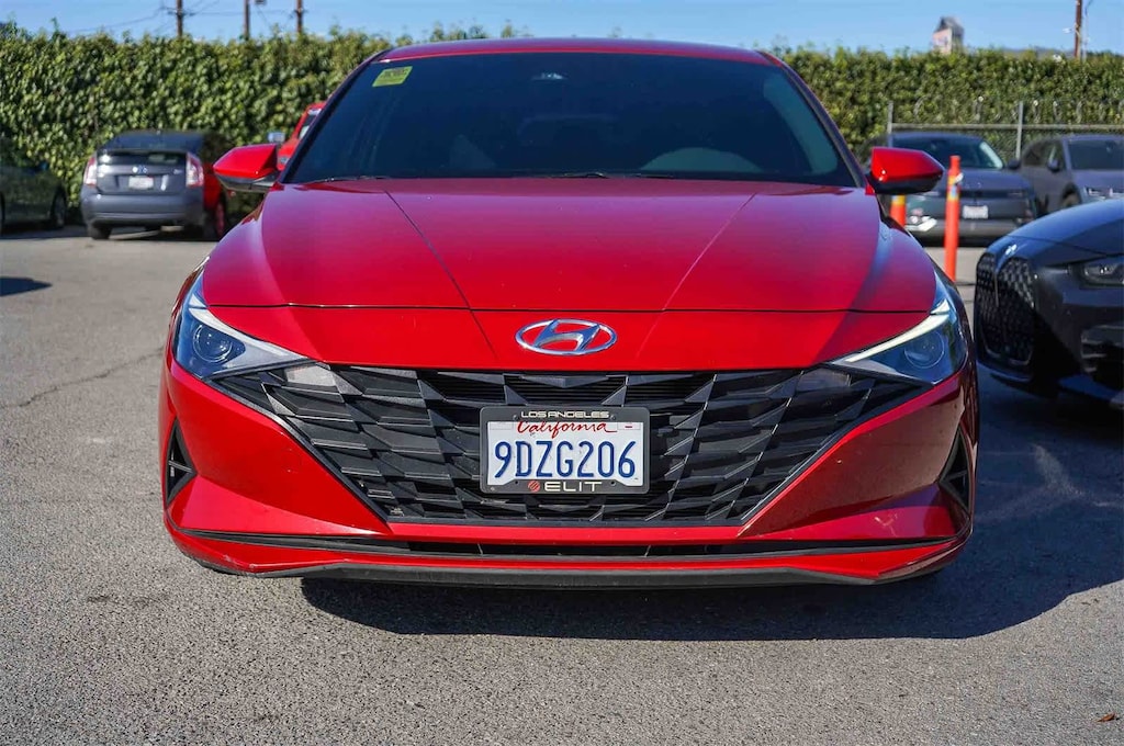 Used 2023 Hyundai Elantra SE Sedan