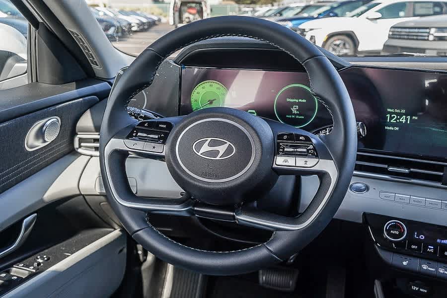 Thumbnail: 2025 Hyundai Elantra - 20