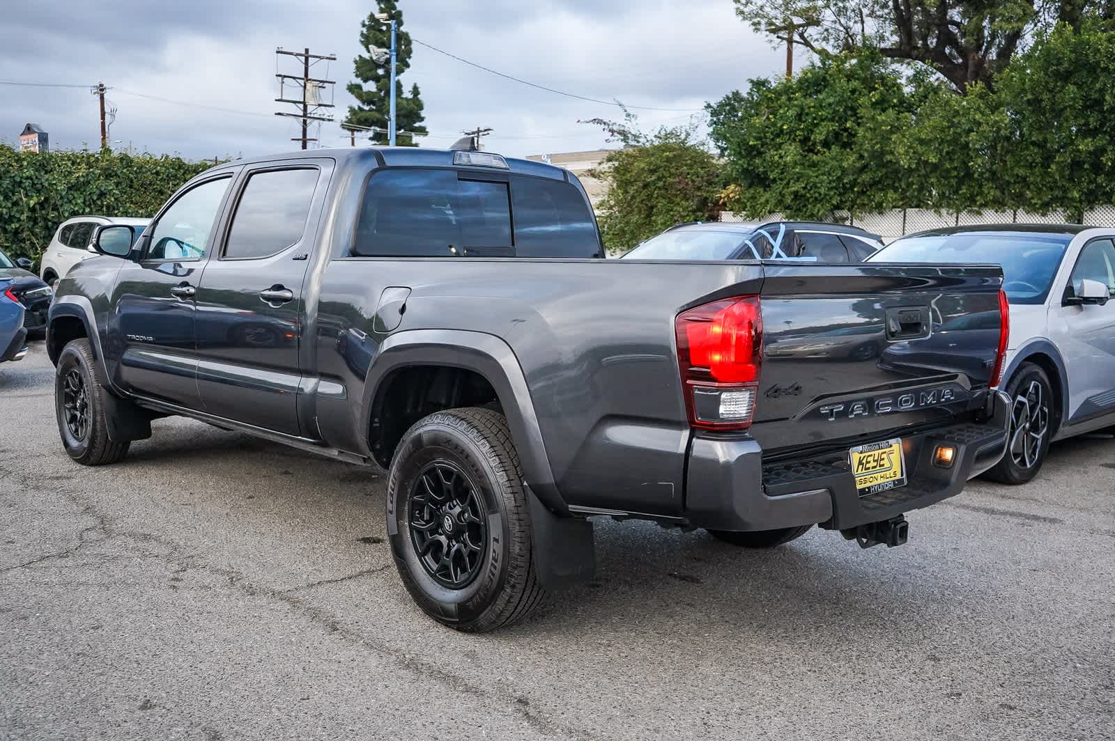 Thumbnail: 2022 Toyota Tacoma - 18