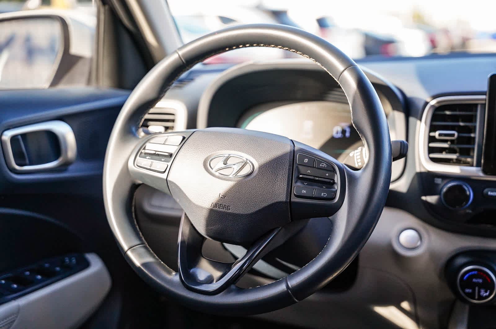 Thumbnail: 2023 Hyundai Venue - 15