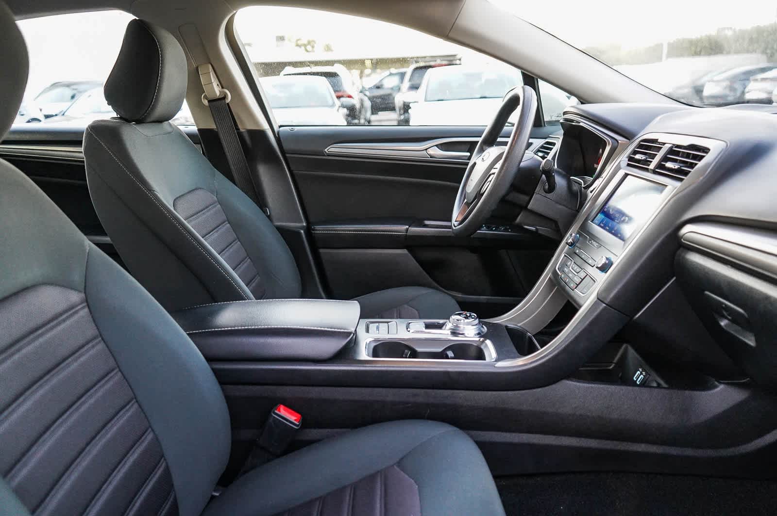 Thumbnail: 2020 Ford Fusion - 16