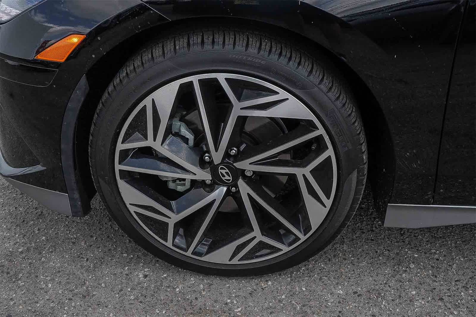 Thumbnail: 2024 Hyundai Ioniq 6 - 9