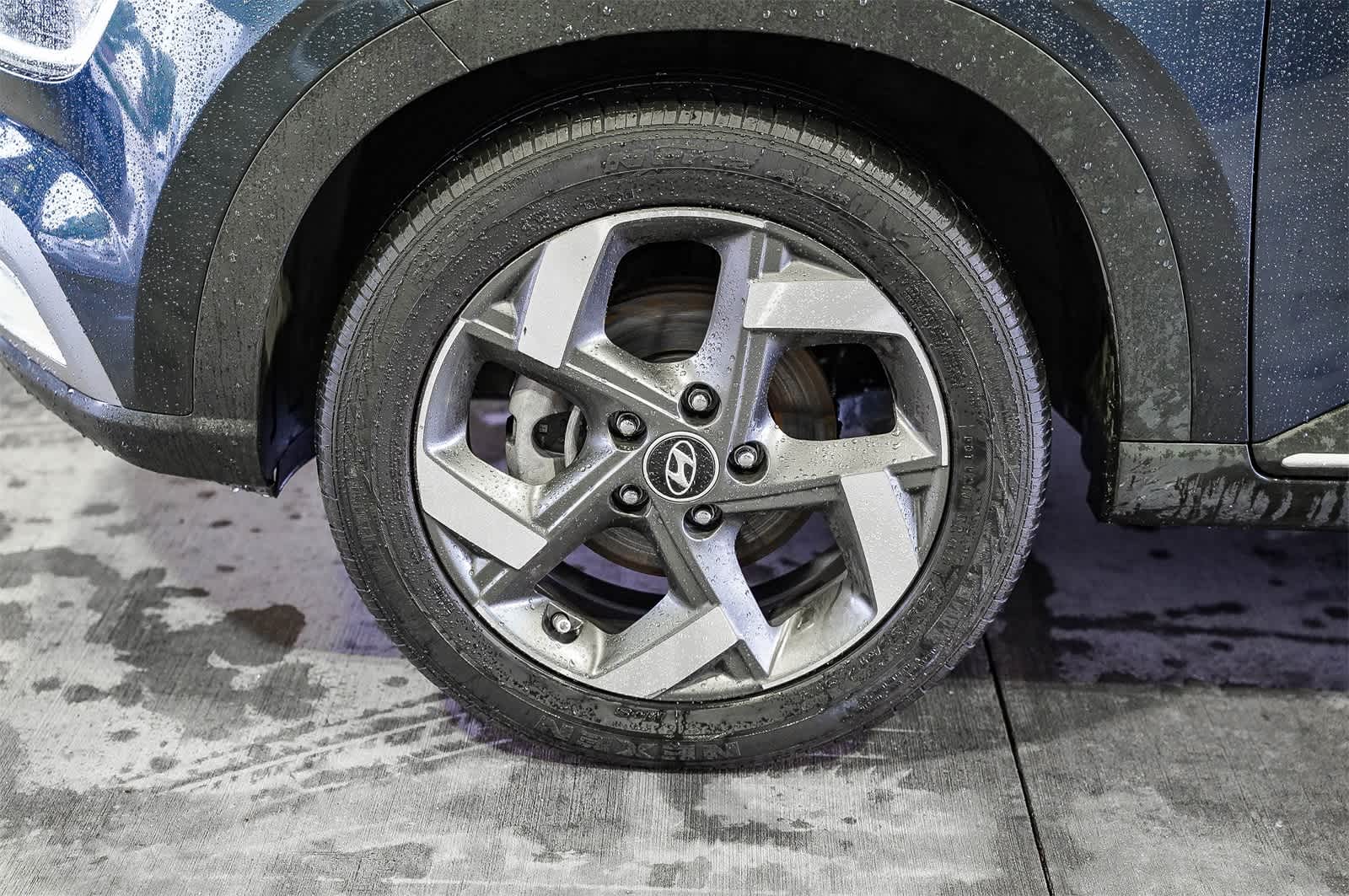 Thumbnail: 2023 Hyundai Venue - 6