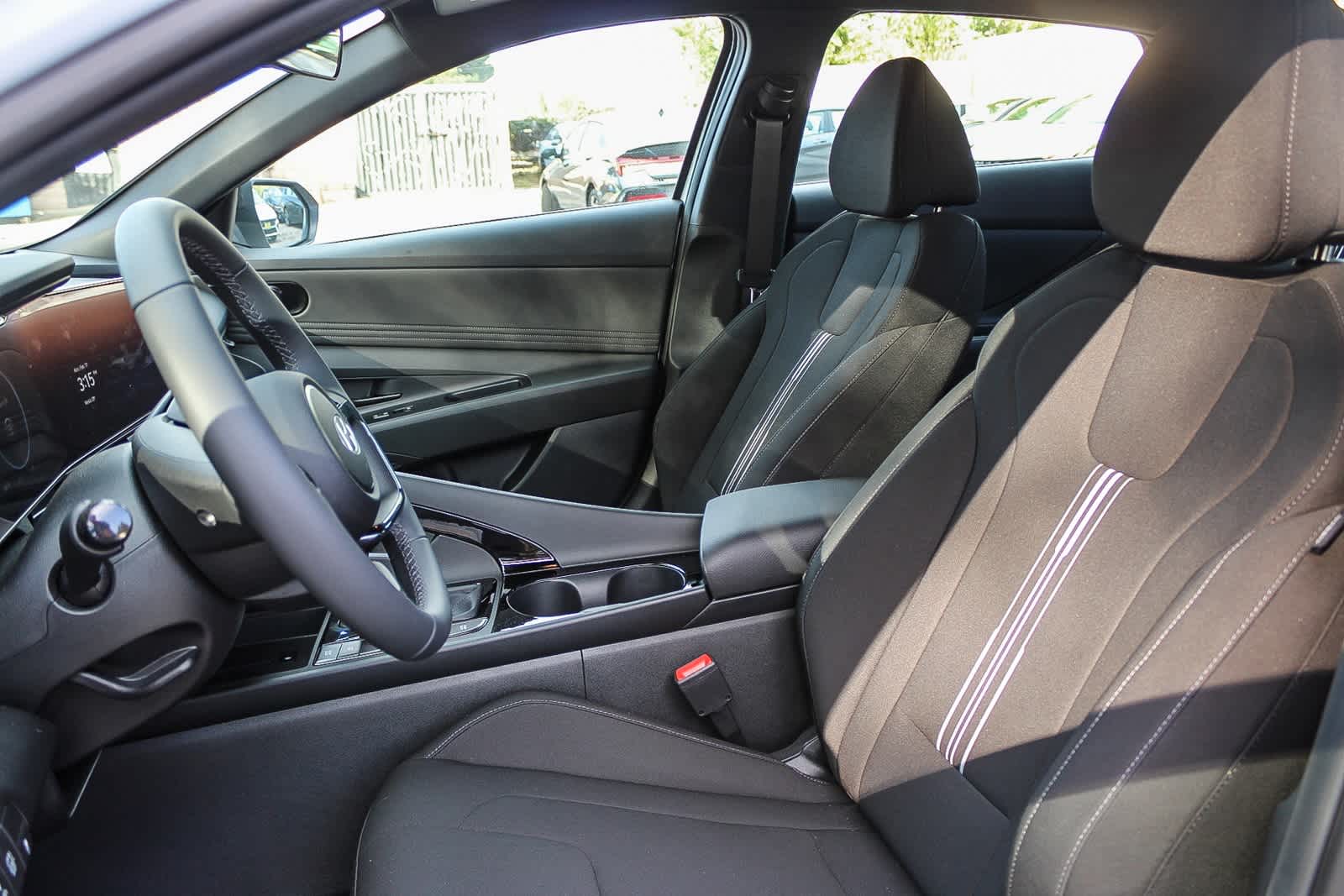 2025 Hyundai Elantra Sport 16