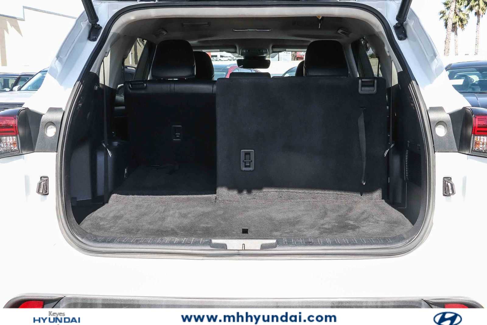 Thumbnail: 2023 Toyota Highlander - 27