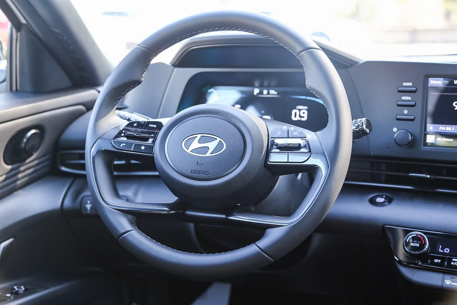 Thumbnail: 2025 Hyundai Elantra - 18