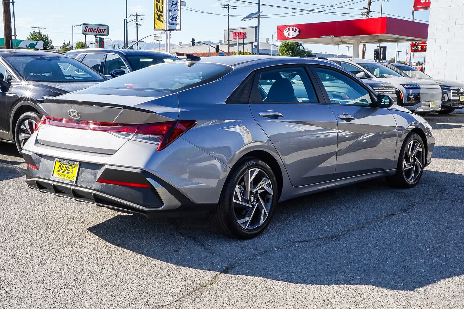 Thumbnail: 2025 Hyundai Elantra - 4