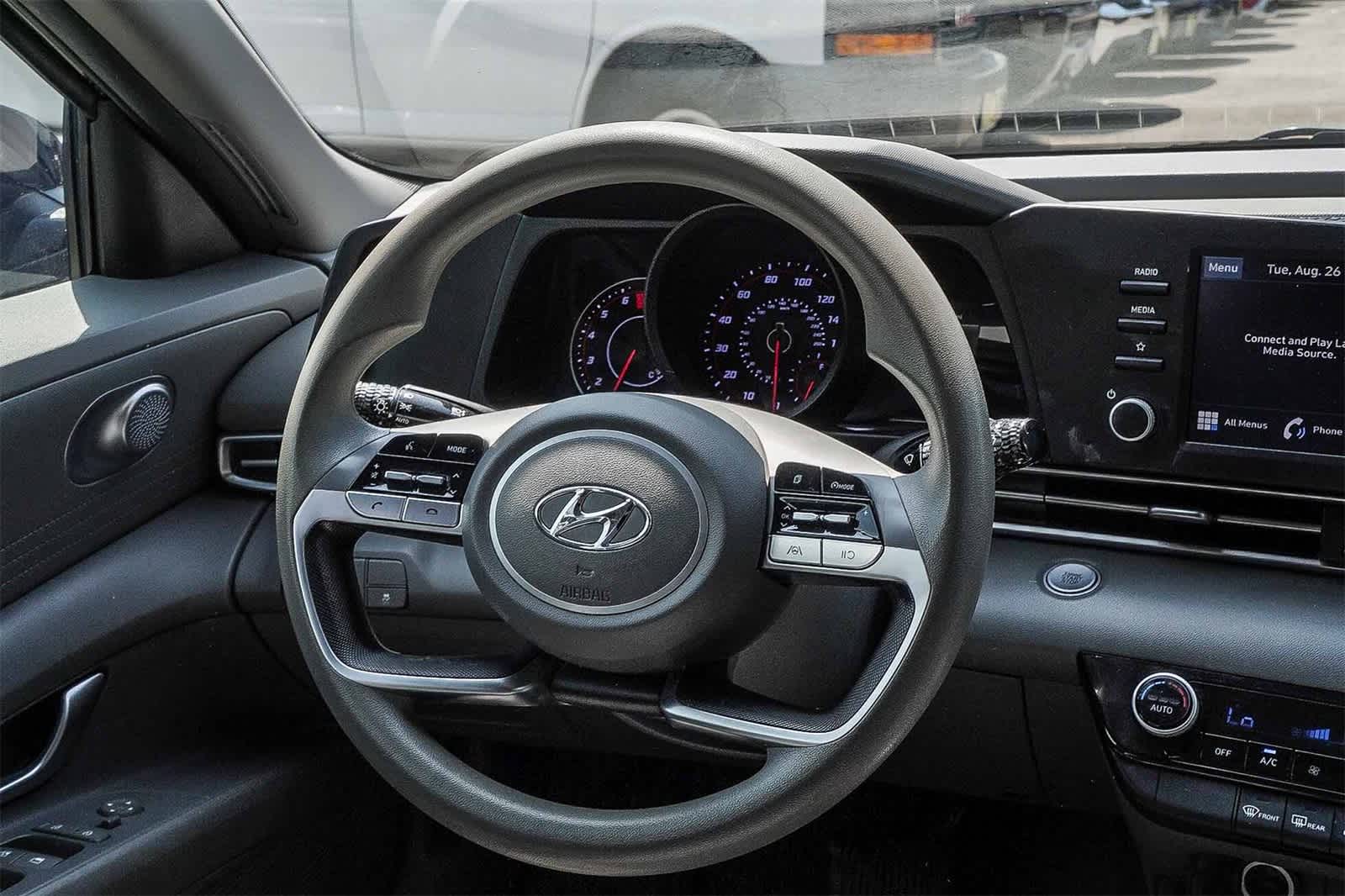 Thumbnail: 2022 Hyundai Elantra - 14