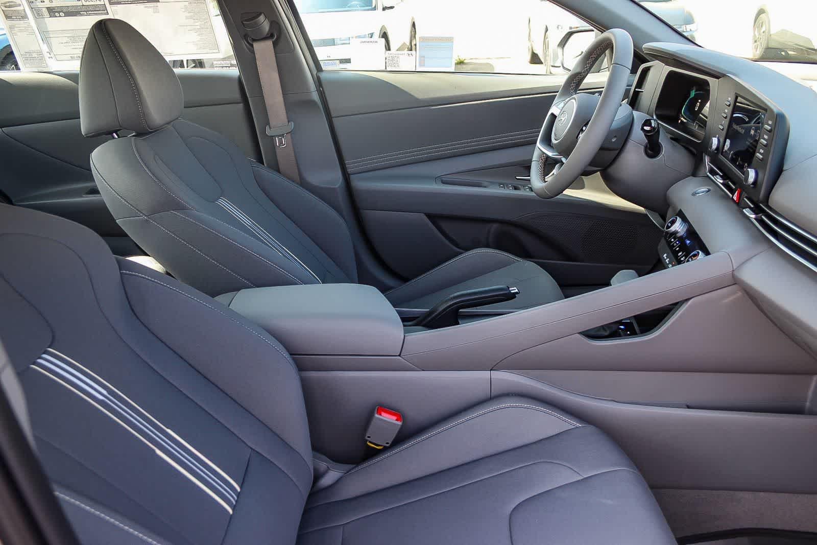 Thumbnail: 2025 Hyundai Elantra - 13