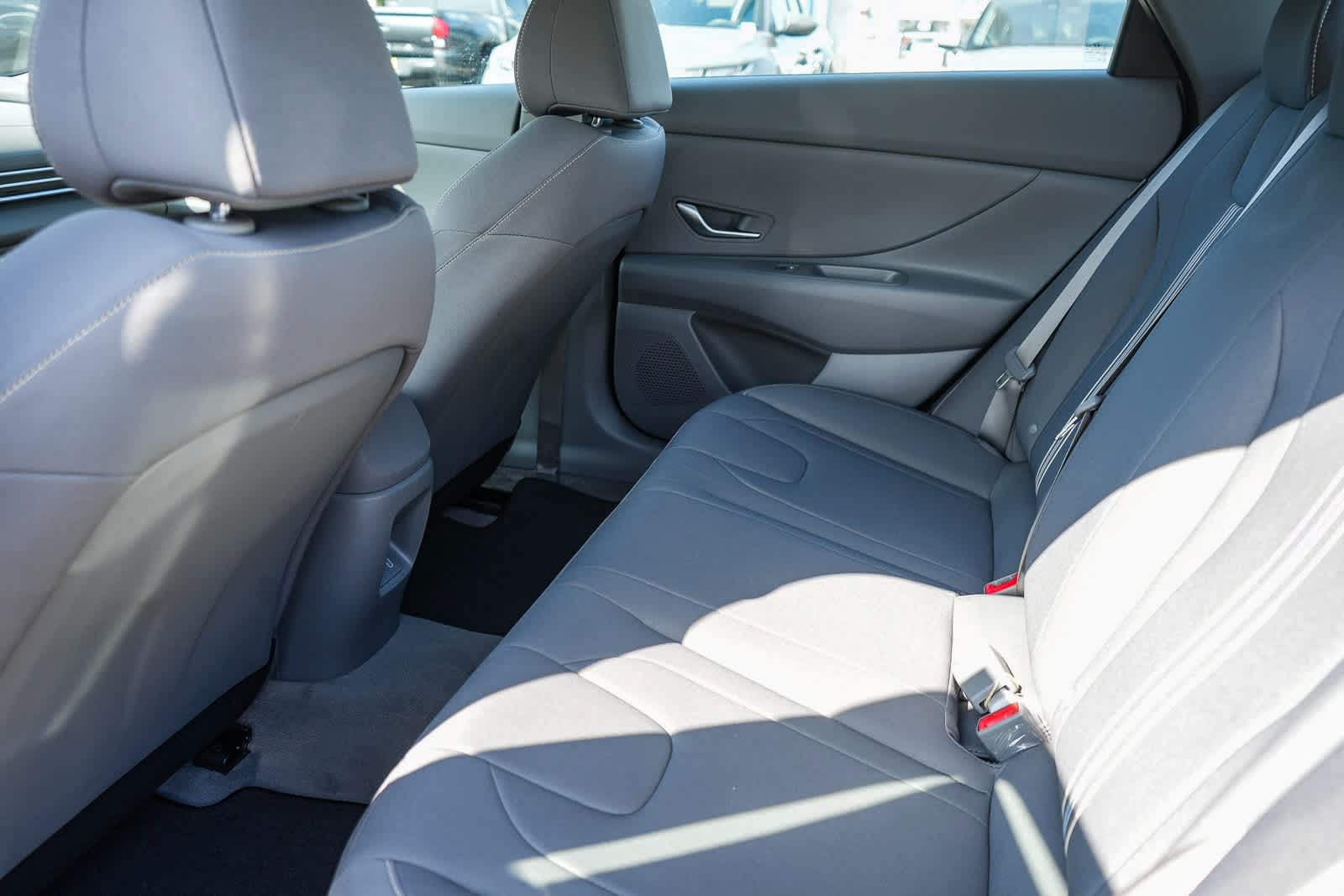 Thumbnail: 2025 Hyundai Elantra - 23