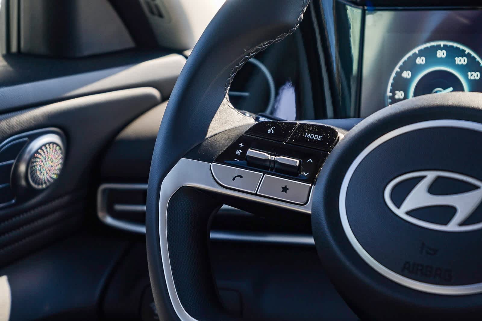 Thumbnail: 2025 Hyundai Elantra - 17