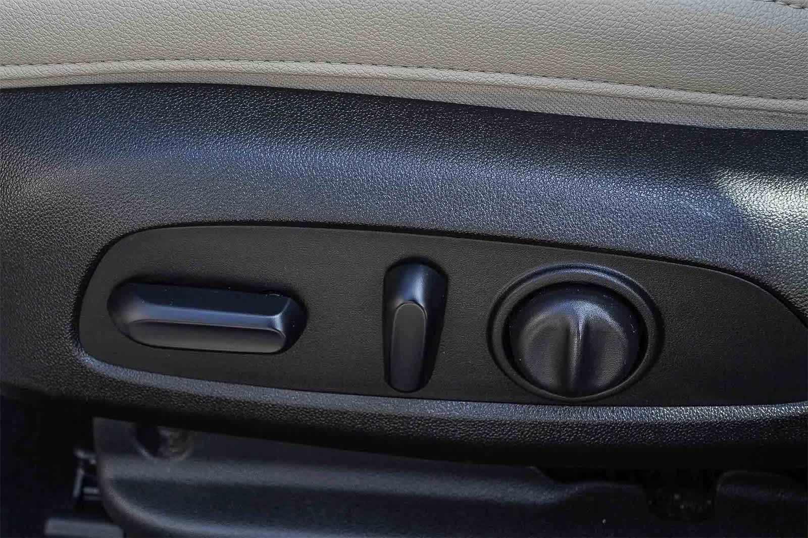 Thumbnail: 2019 Buick Regal - 17