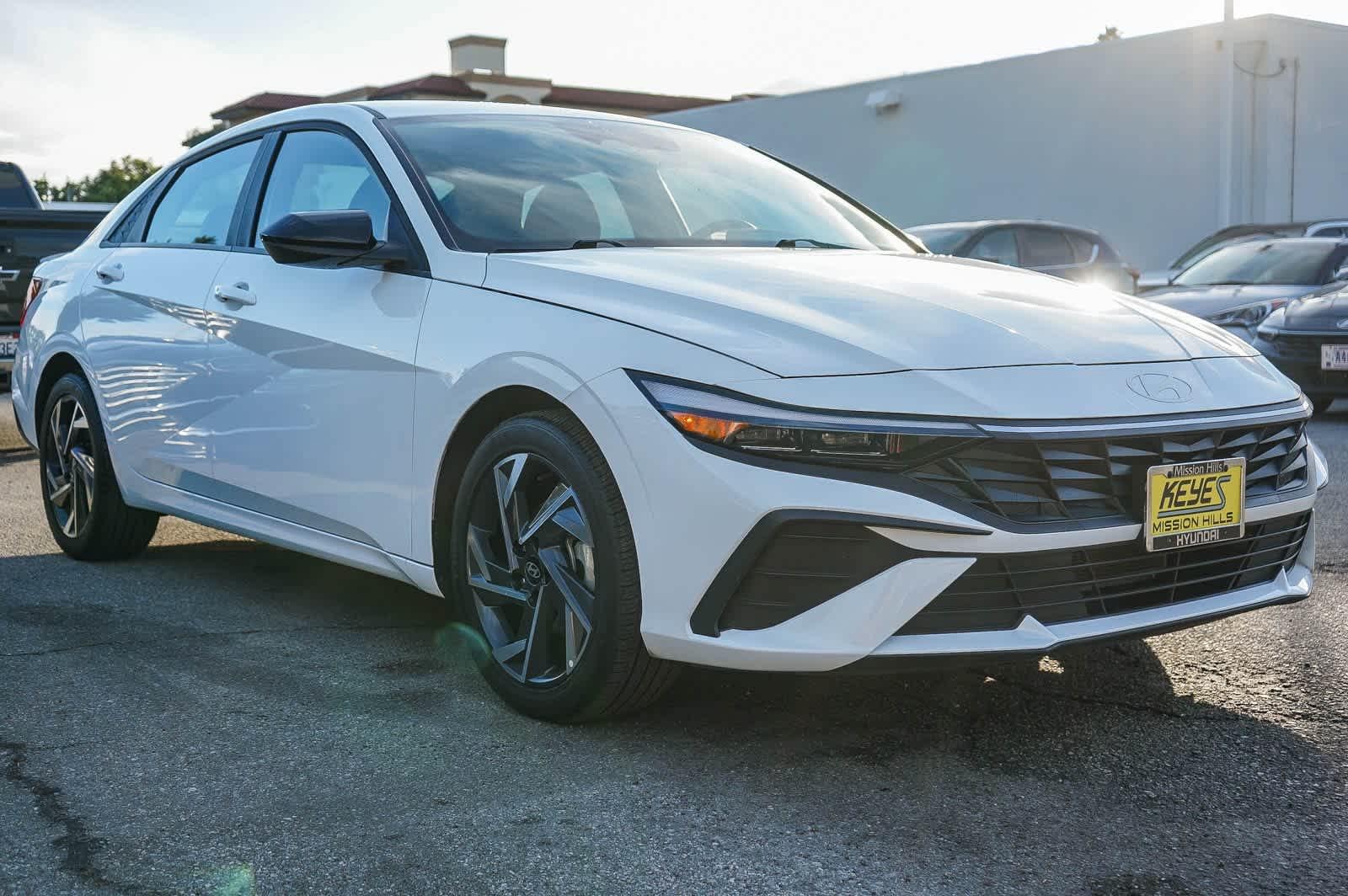 Thumbnail: 2025 Hyundai Elantra - 3