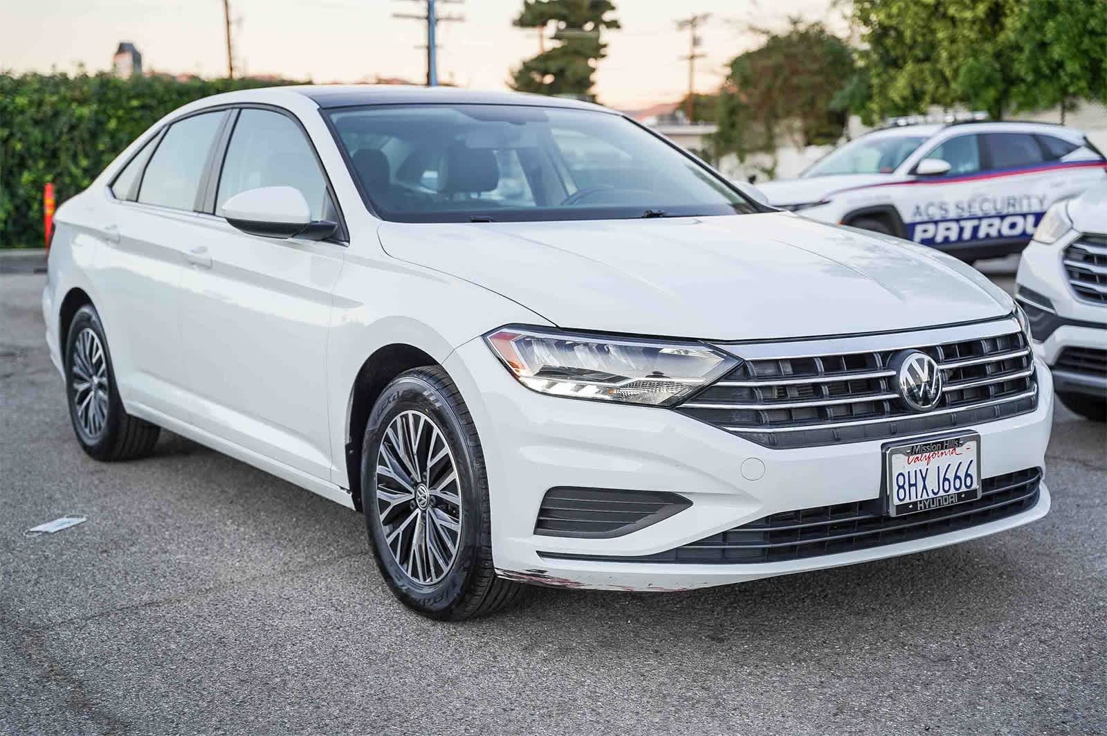 Thumbnail: 2019 Volkswagen Jetta - 3