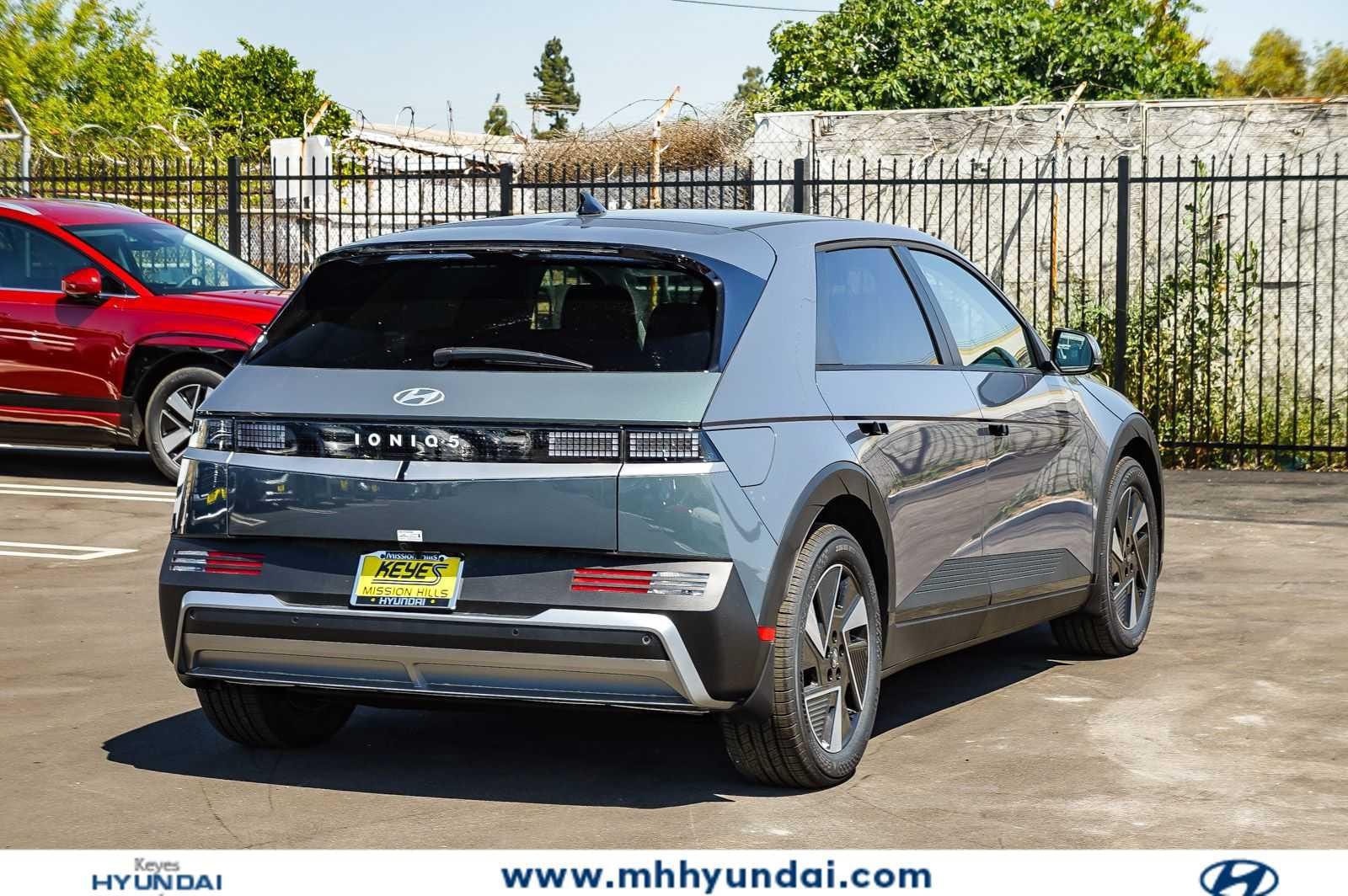 Thumbnail: 2026 Hyundai Ioniq 5 - 4