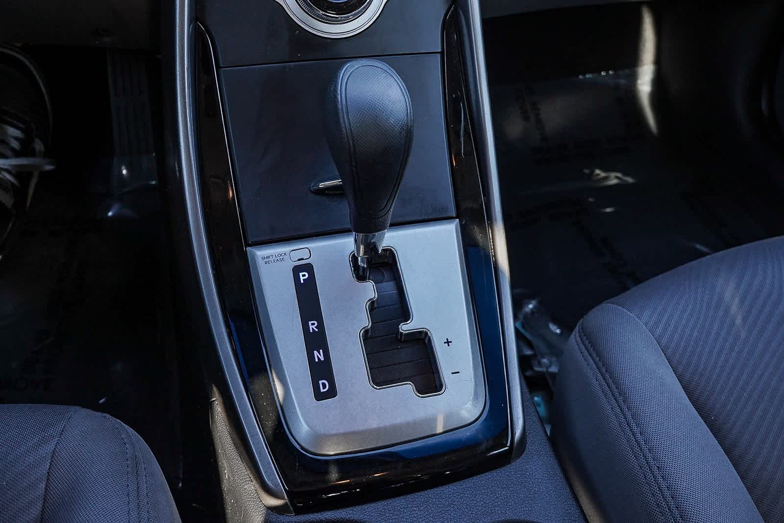 Thumbnail: 2012 Hyundai Elantra - 17