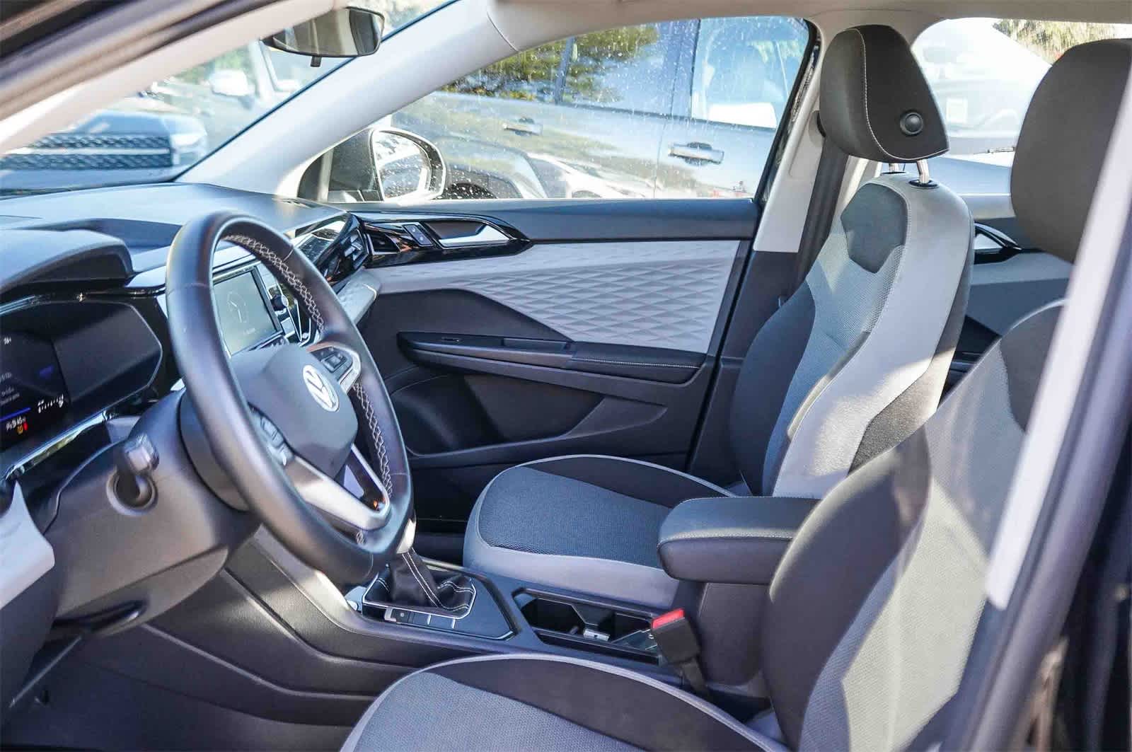 Thumbnail: 2024 Volkswagen Taos - 17