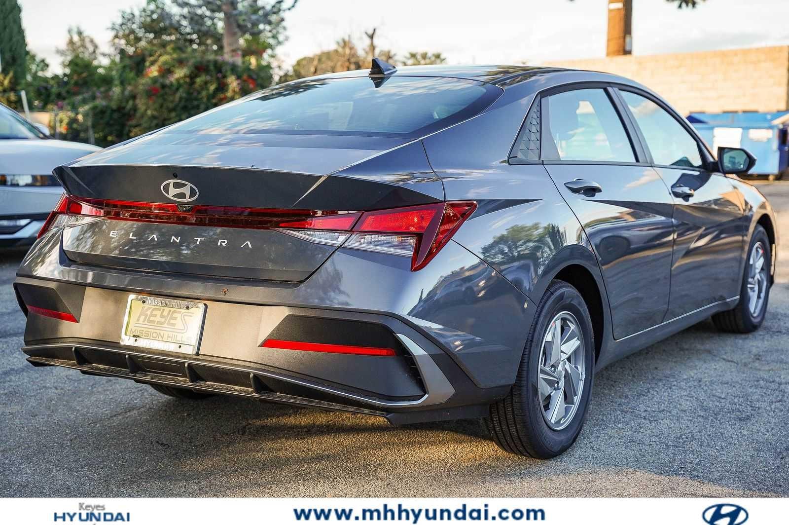 Thumbnail: 2026 Hyundai Elantra - 10